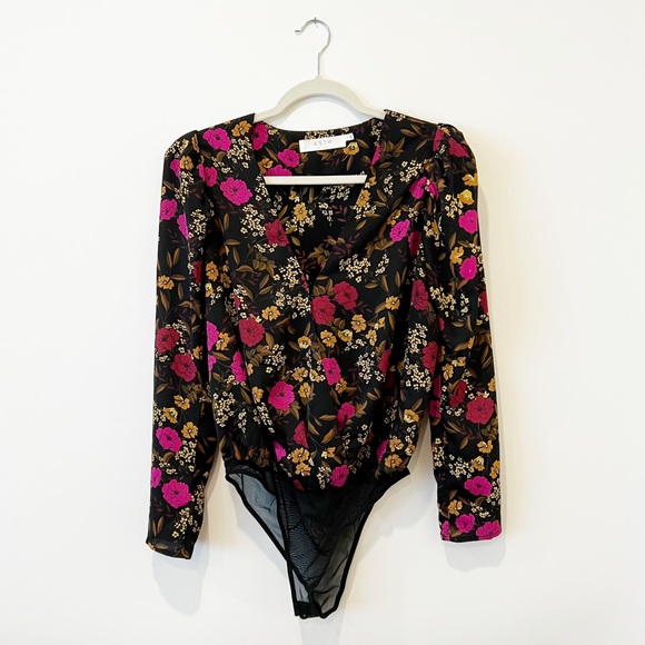 ASTR Blondie Floral Surplice Bodysuit Puff Long Sleeve V-Neck Black S - Picture 5 of 11
